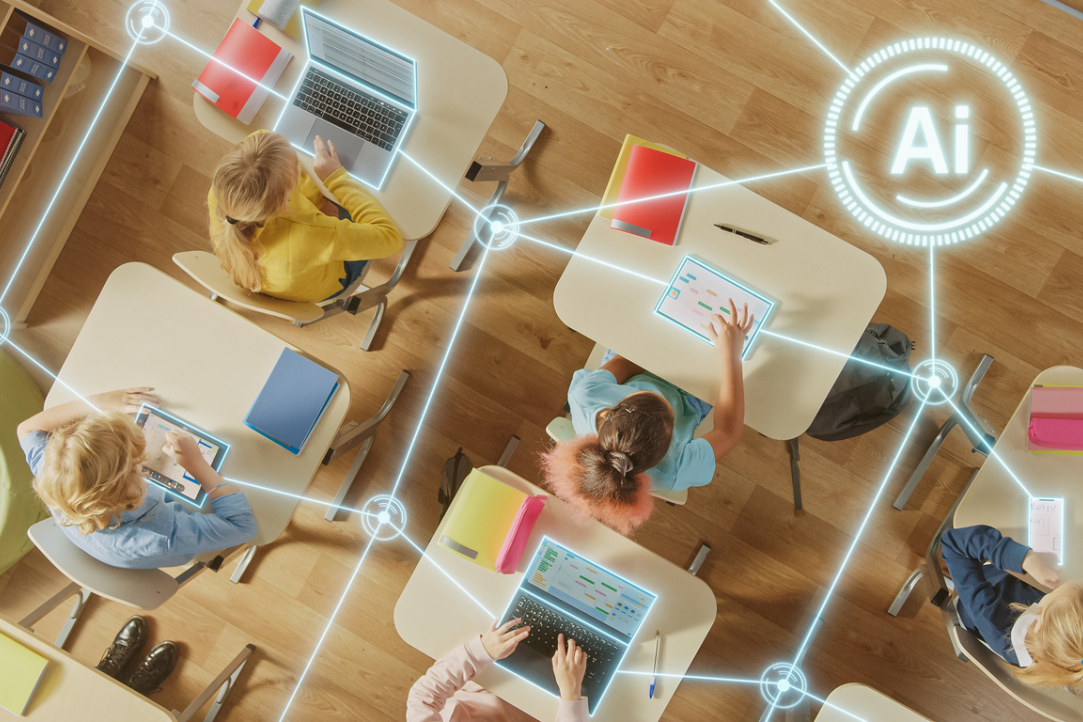 Иллюстрация к новости: «ИИ позволяет людям без опыта разработки прототипировать решения, упрощающие их деятельность»